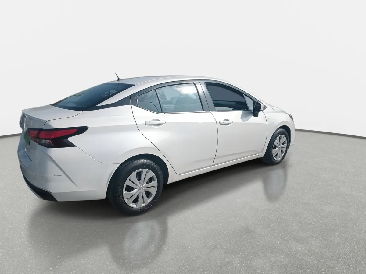 Nissan Versa 1.6 Sense 4x2 Cvt At 4p año 2022