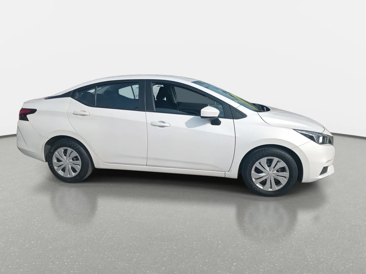 Nissan Versa 1.6 Sense 4x2 Cvt At 4p año 2022