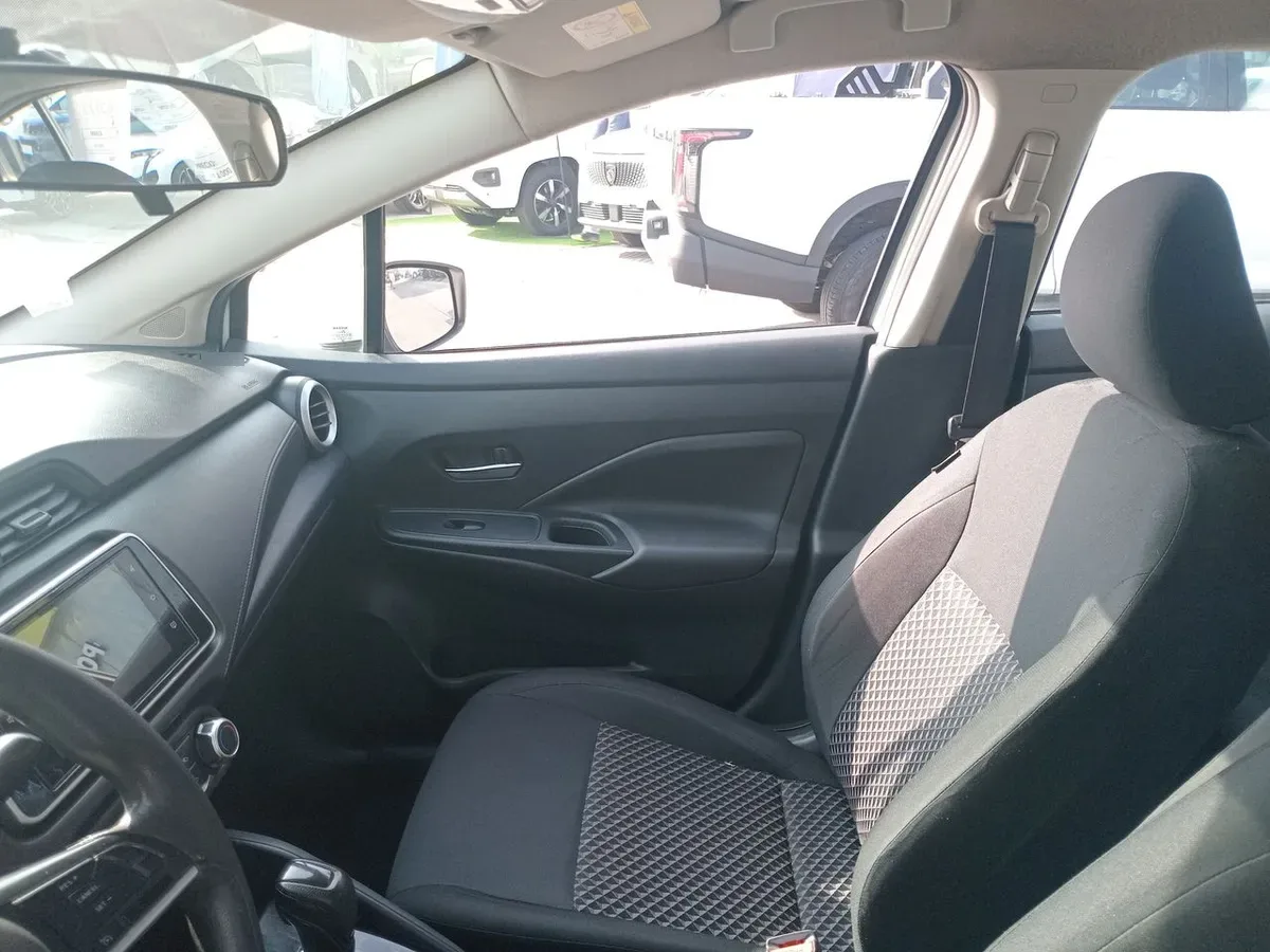 Nissan Versa 1.6 Sense 4x2 Cvt At 4p año 2022