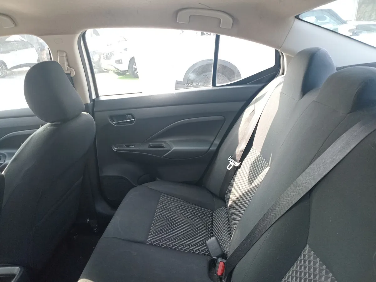 Nissan Versa 1.6 Sense 4x2 Cvt At 4p año 2022