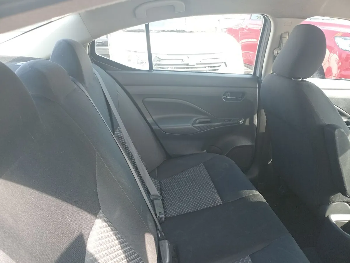 Nissan Versa 1.6 Sense 4x2 Cvt At 4p año 2022