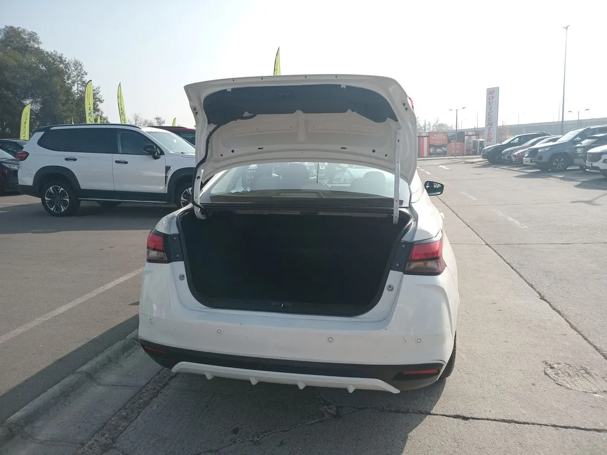 Nissan Versa 1.6 Sense 4x2 Cvt At 4p año 2022