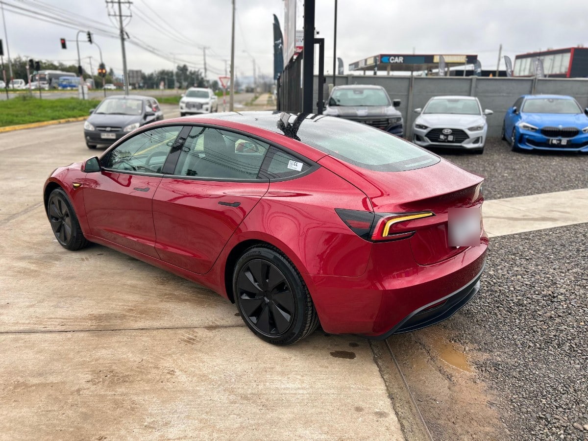 Tesla Model 3 Standard Range año 2026