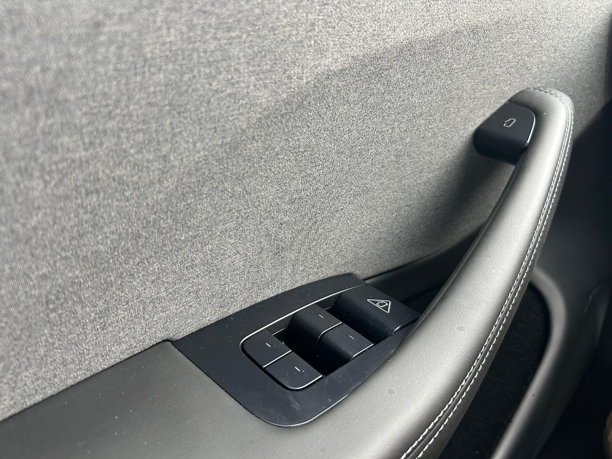 Tesla Model 3 Standard Range año 2026