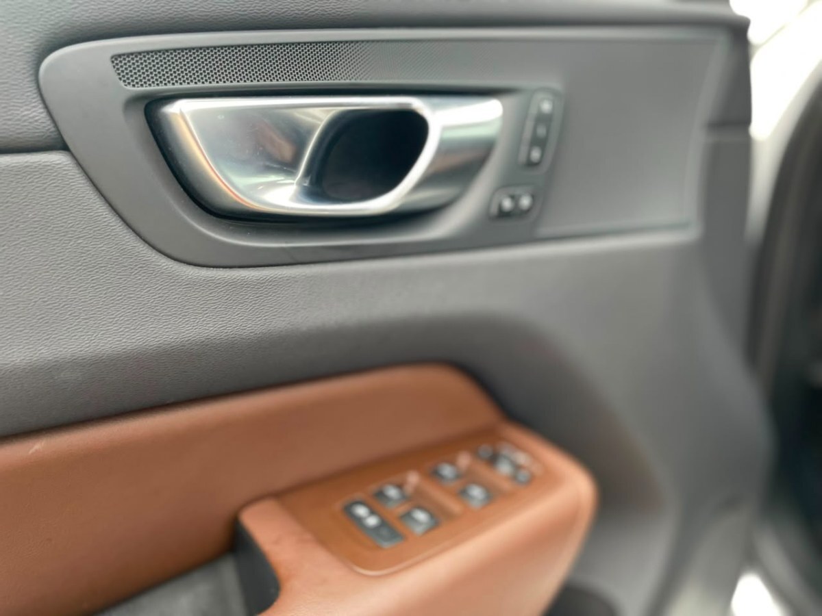 Volvo Xc60 T8 Recharge 4x4 año 2024