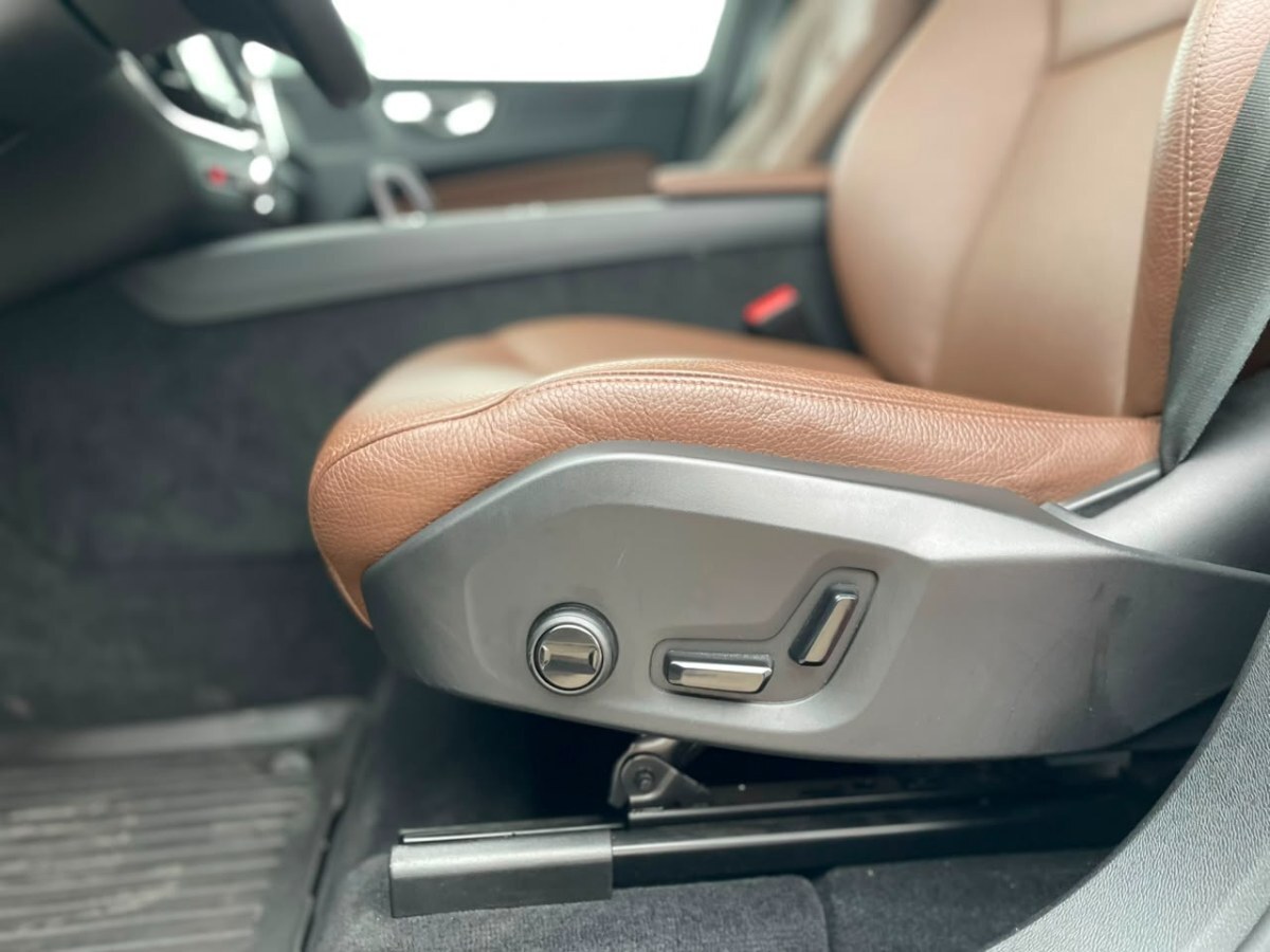 Volvo Xc60 T8 Recharge 4x4 año 2024