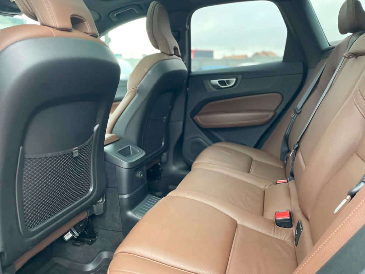Volvo Xc60 T8 Recharge 4x4 año 2024
