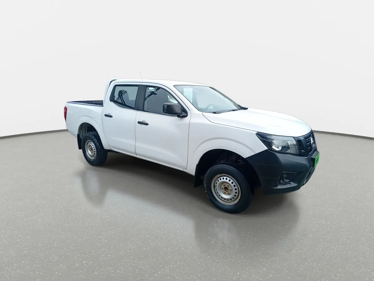 Nissan Np300 2.5 S Dob. Cab. Mt 4p año 2018