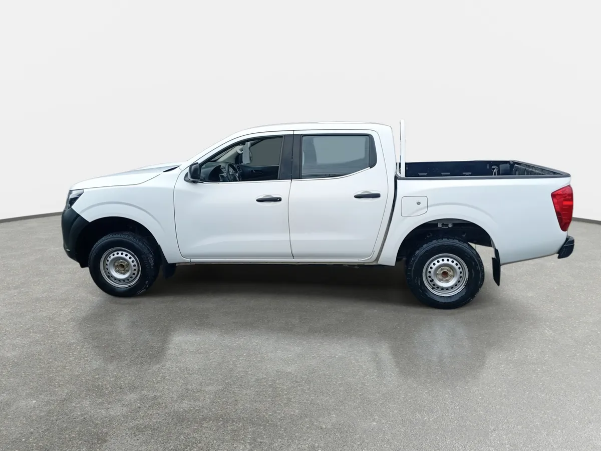 Nissan Np300 2.5 S Dob. Cab. Mt 4p año 2018