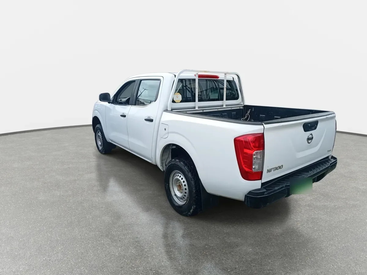 Nissan Np300 2.5 S Dob. Cab. Mt 4p año 2018