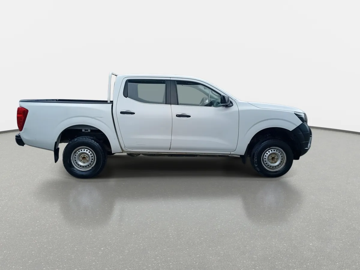 Nissan Np300 2.5 S Dob. Cab. Mt 4p año 2018