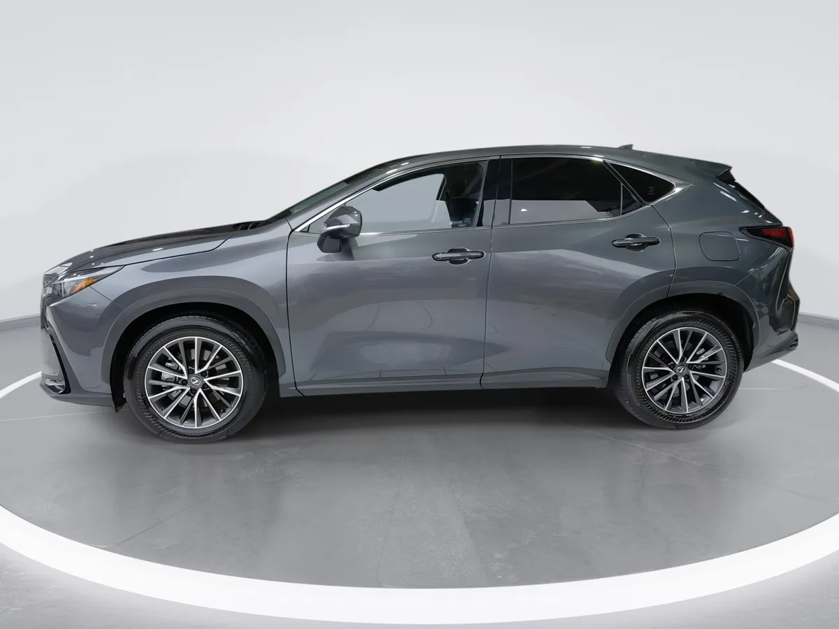 Lexus Nx450 2.5 Premium Phev Hybrid Awd At 5p año 2025