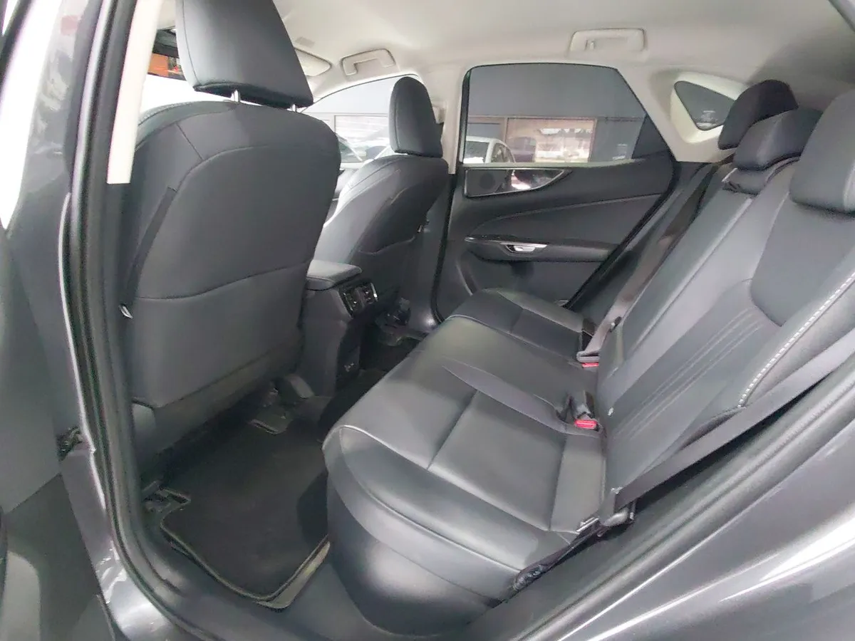 Lexus Nx450 2.5 Premium Phev Hybrid Awd At 5p año 2025