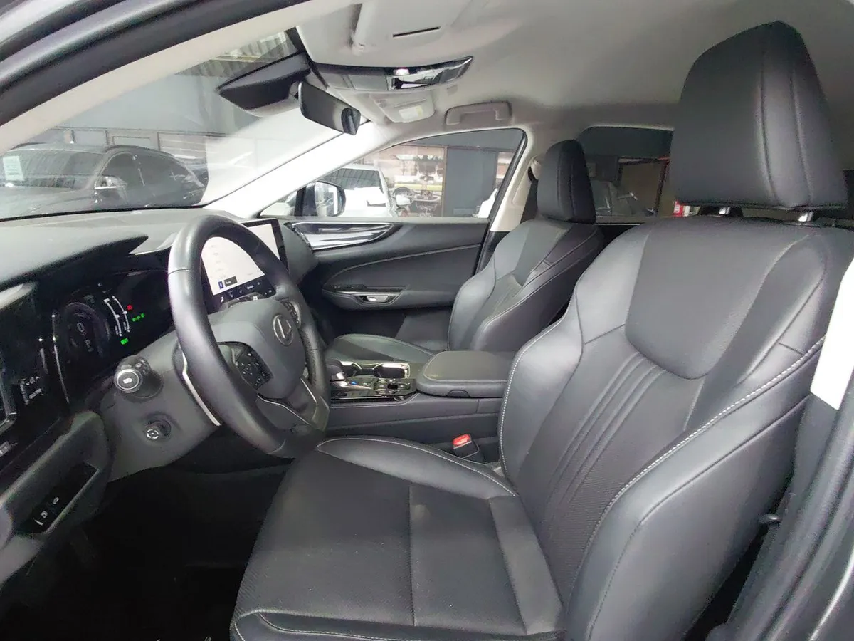 Lexus Nx450 2.5 Premium Phev Hybrid Awd At 5p año 2025
