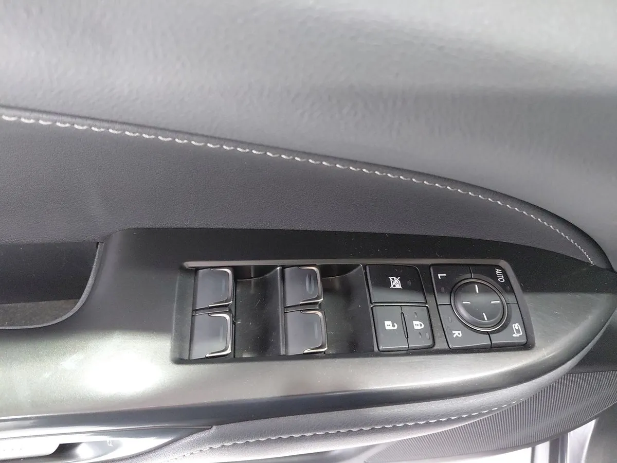 Lexus Nx450 2.5 Premium Phev Hybrid Awd At 5p año 2025