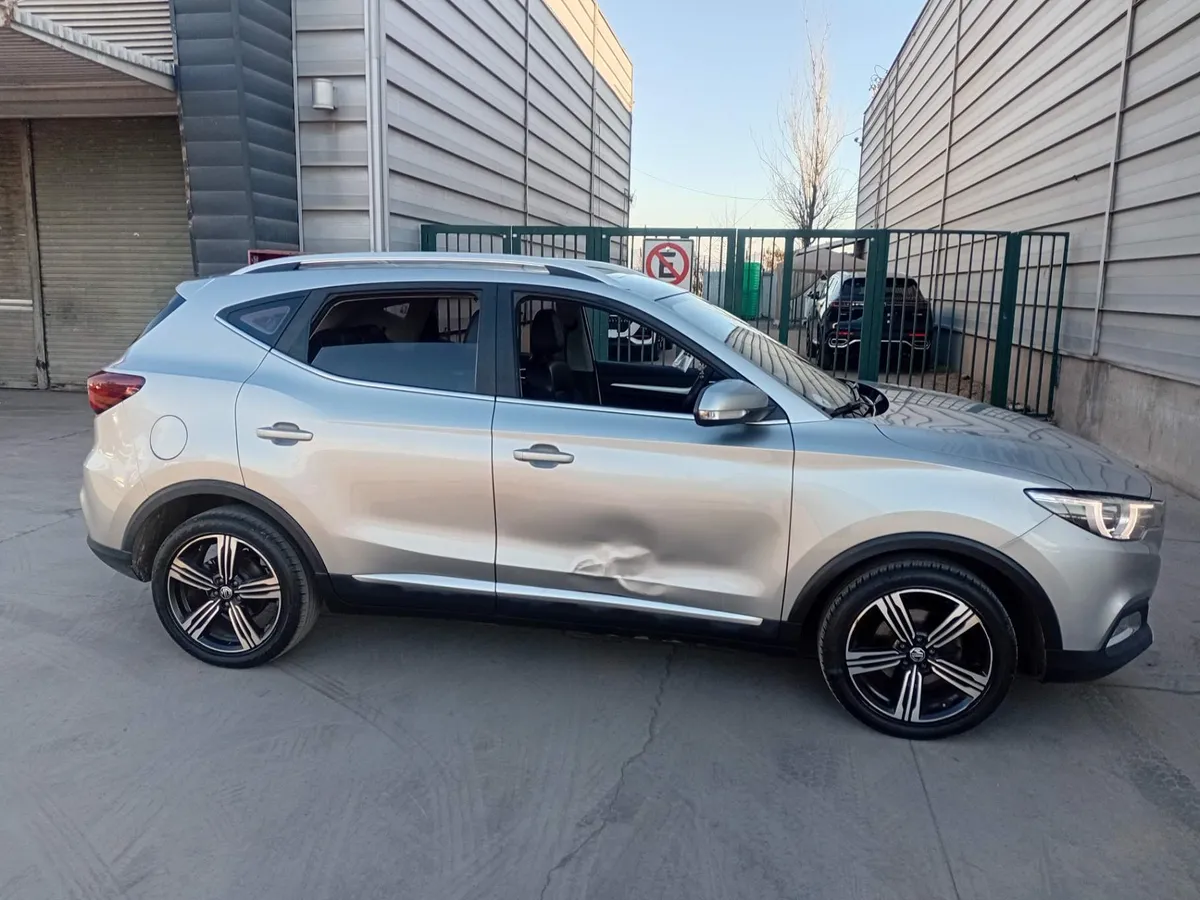 MG Mg Zs 1.5 Comfort 4x2 At 5p año 2024