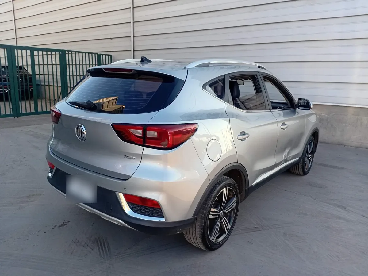 MG Mg Zs 1.5 Comfort 4x2 At 5p año 2024