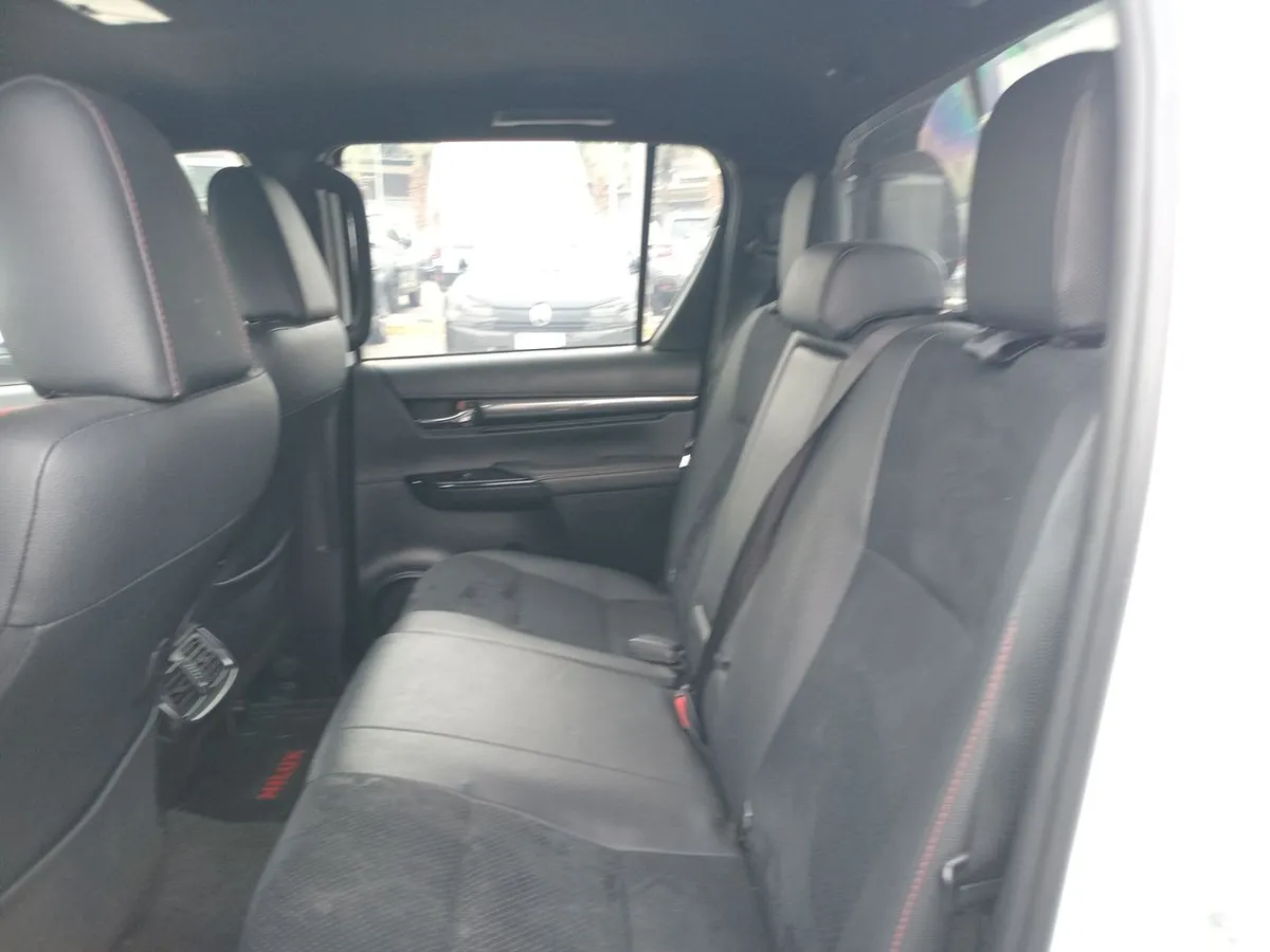 Toyota Hilux 2.8 Gr-S Diesel 4x4 Dob. Cab. At 4p año 2024