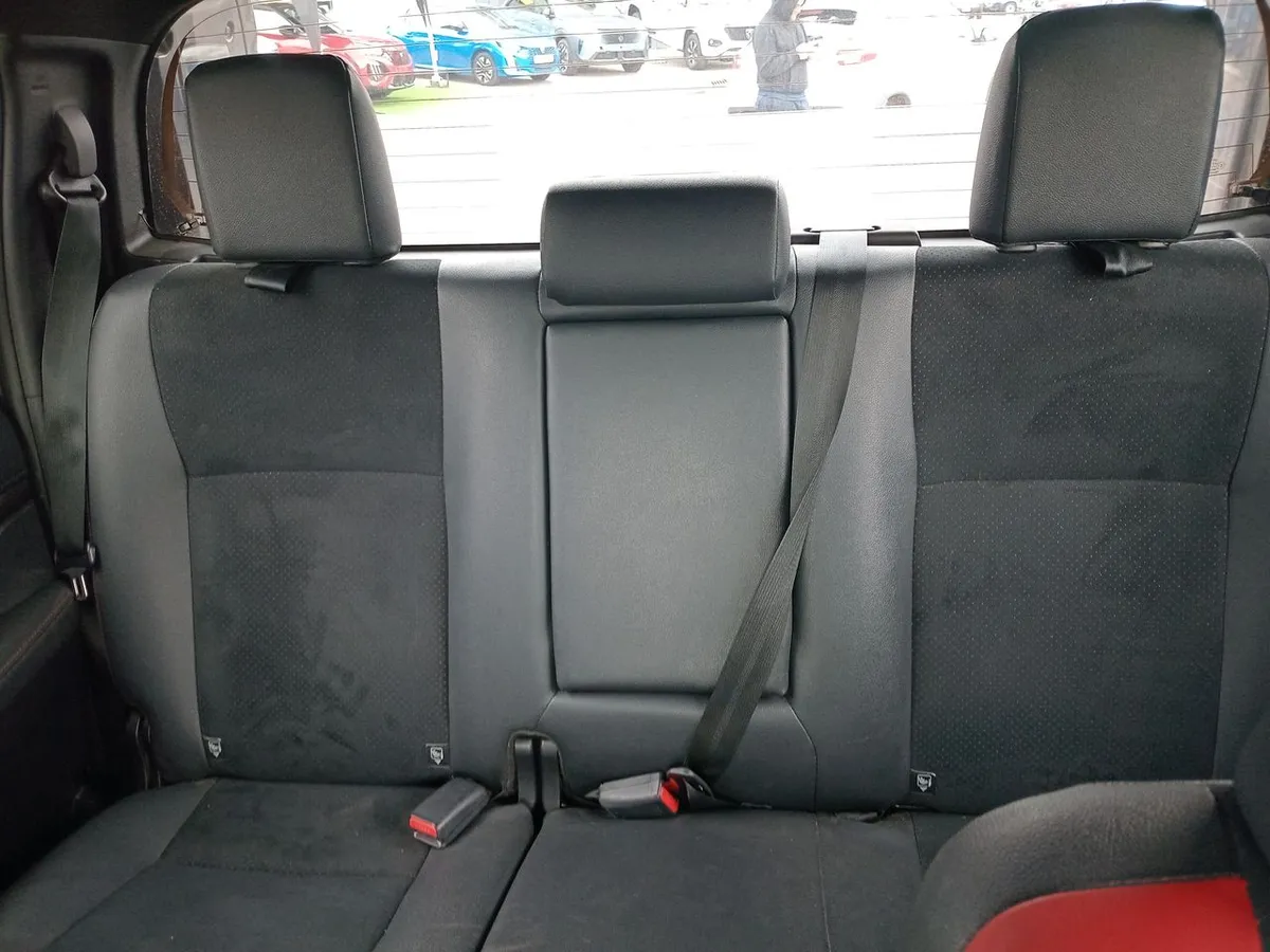 Toyota Hilux 2.8 Gr-S Diesel 4x4 Dob. Cab. At 4p año 2024