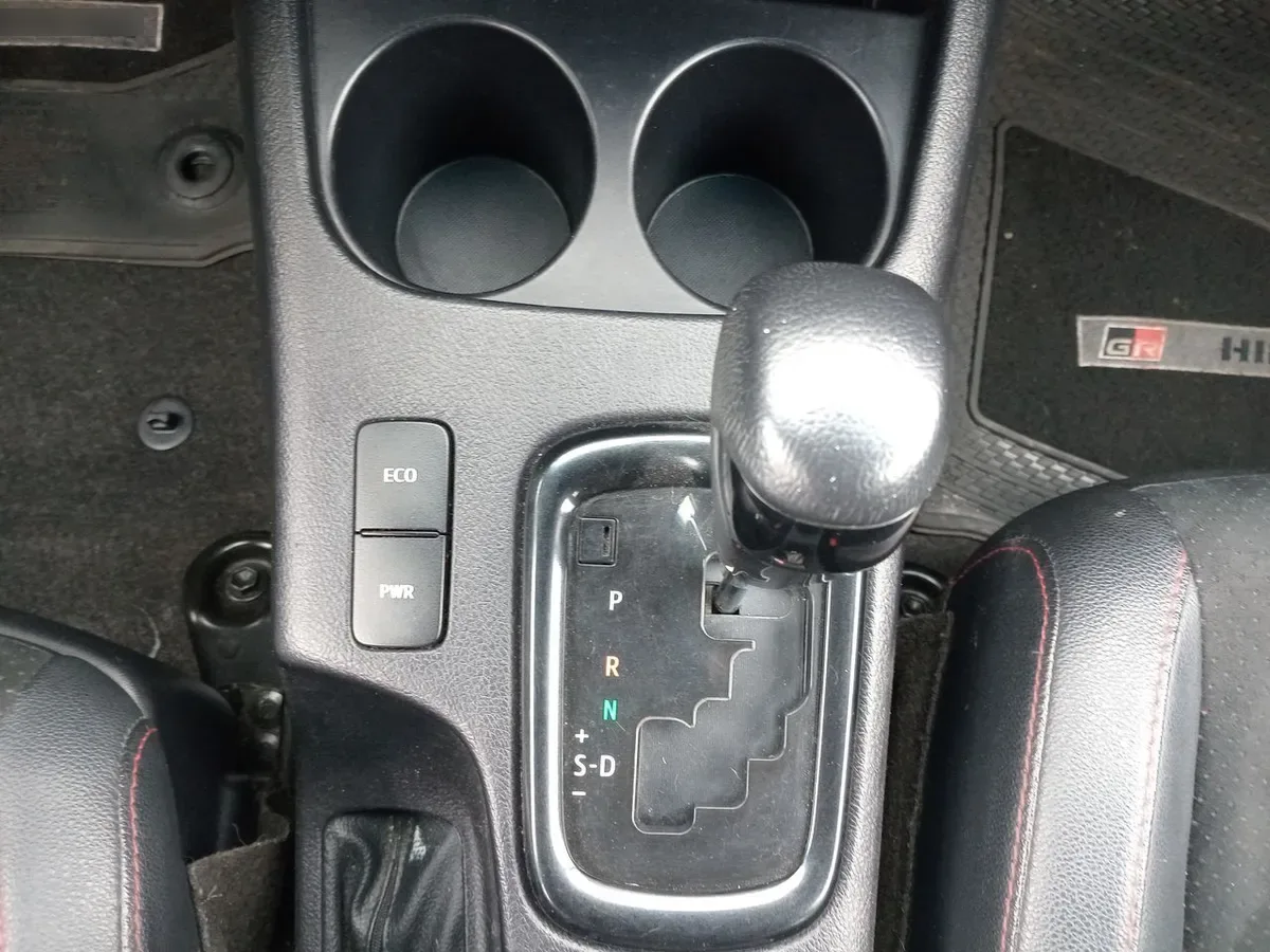 Toyota Hilux 2.8 Gr-S Diesel 4x4 Dob. Cab. At 4p año 2024