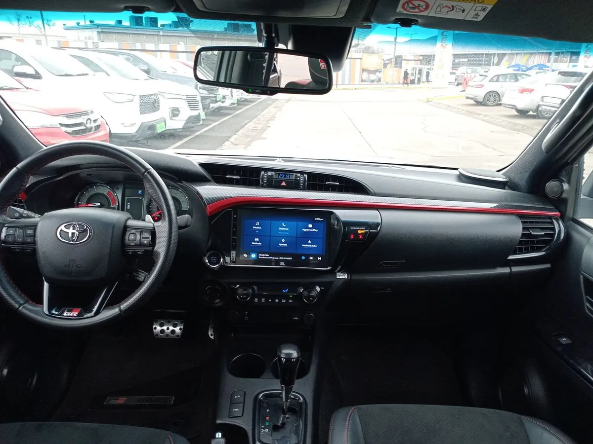 Toyota Hilux 2.8 Gr-S Diesel 4x4 Dob. Cab. At 4p año 2024