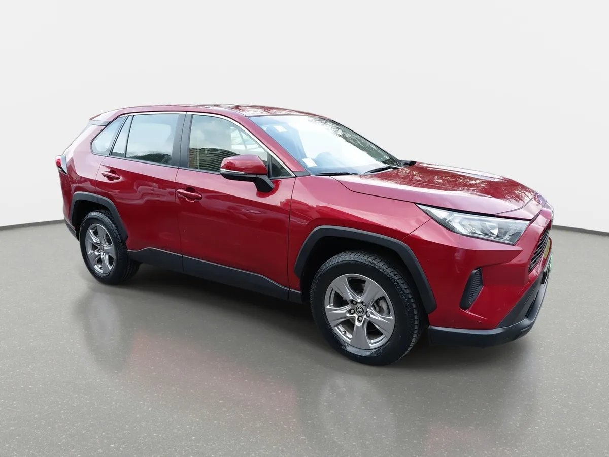 Toyota Rav 4 2.0 Le 4x2 Mt 5p año 2023