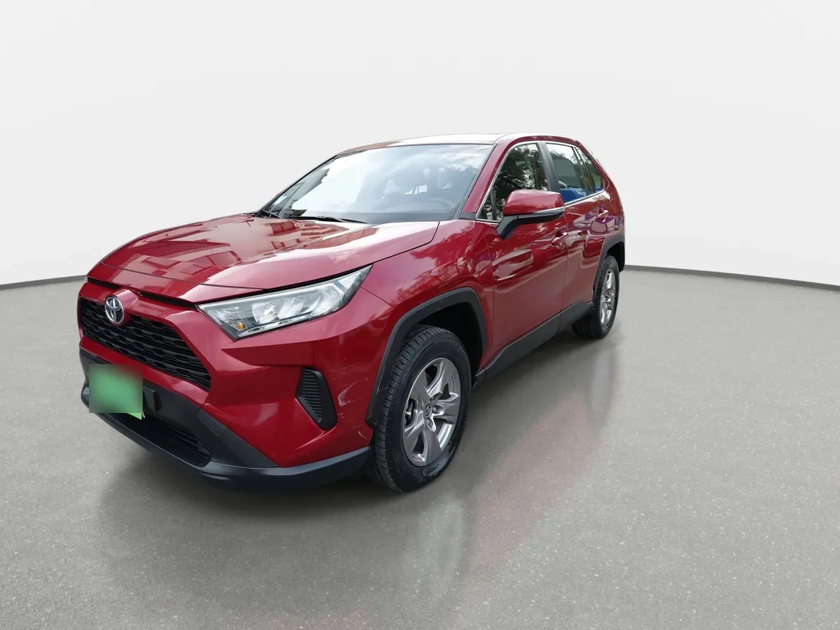 Toyota Rav 4 2.0 Le 4x2 Mt 5p año 2023