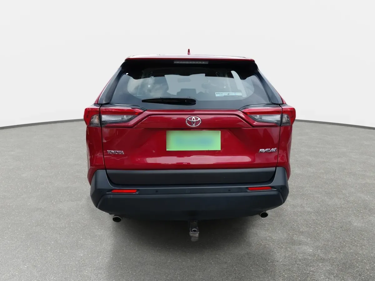 Toyota Rav 4 2.0 Le 4x2 Mt 5p año 2023