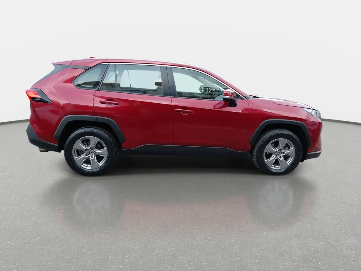 Toyota Rav 4 2.0 Le 4x2 Mt 5p año 2023