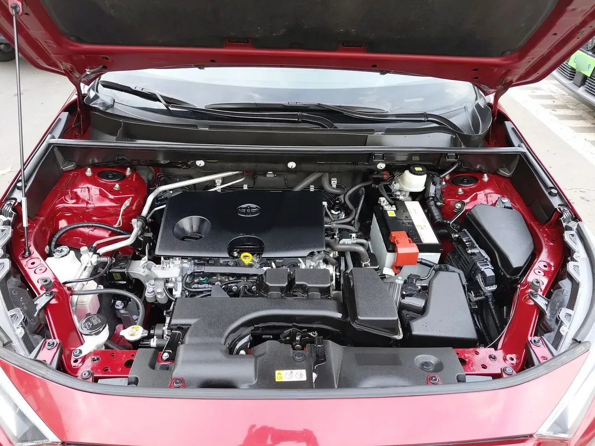 Toyota Rav 4 2.0 Le 4x2 Mt 5p año 2023