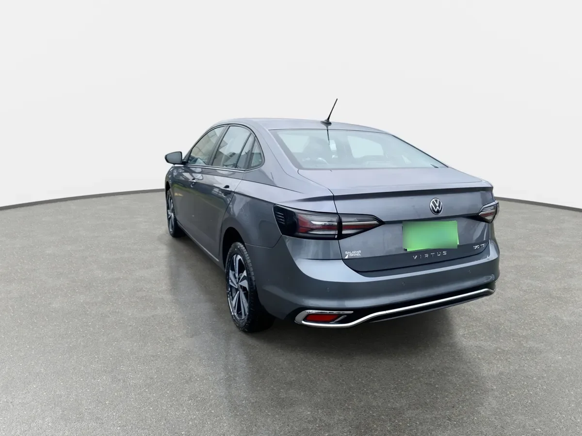 Volkswagen Virtus 1.0 Tsi Comfortline Plus 4x2 At 4p año 2026