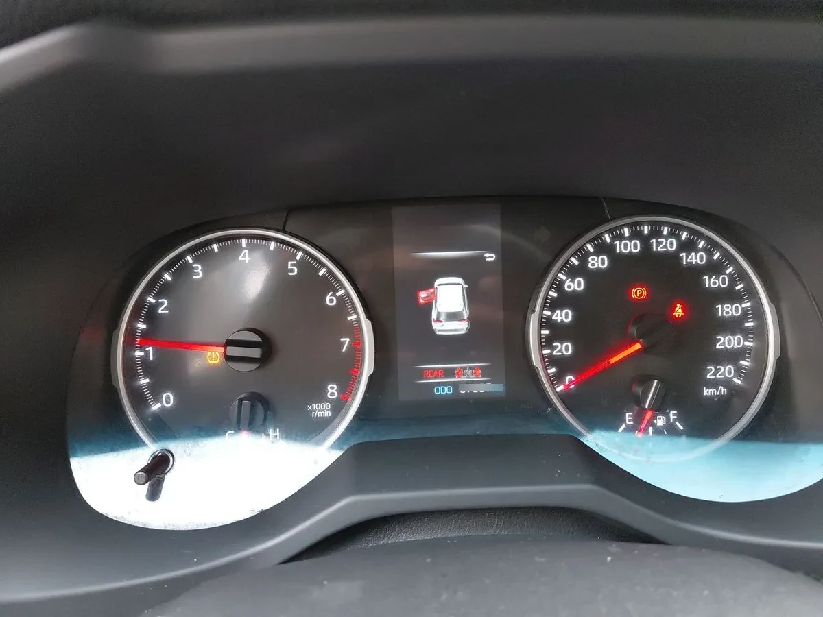 Toyota Rav 4 2.0 Le 4x2 Mt 5p año 2023