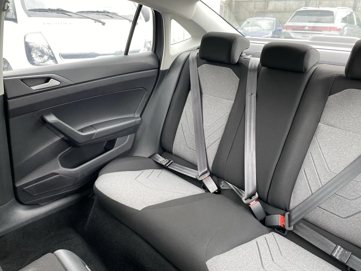 Volkswagen Virtus 1.0 Tsi Comfortline Plus 4x2 At 4p año 2026