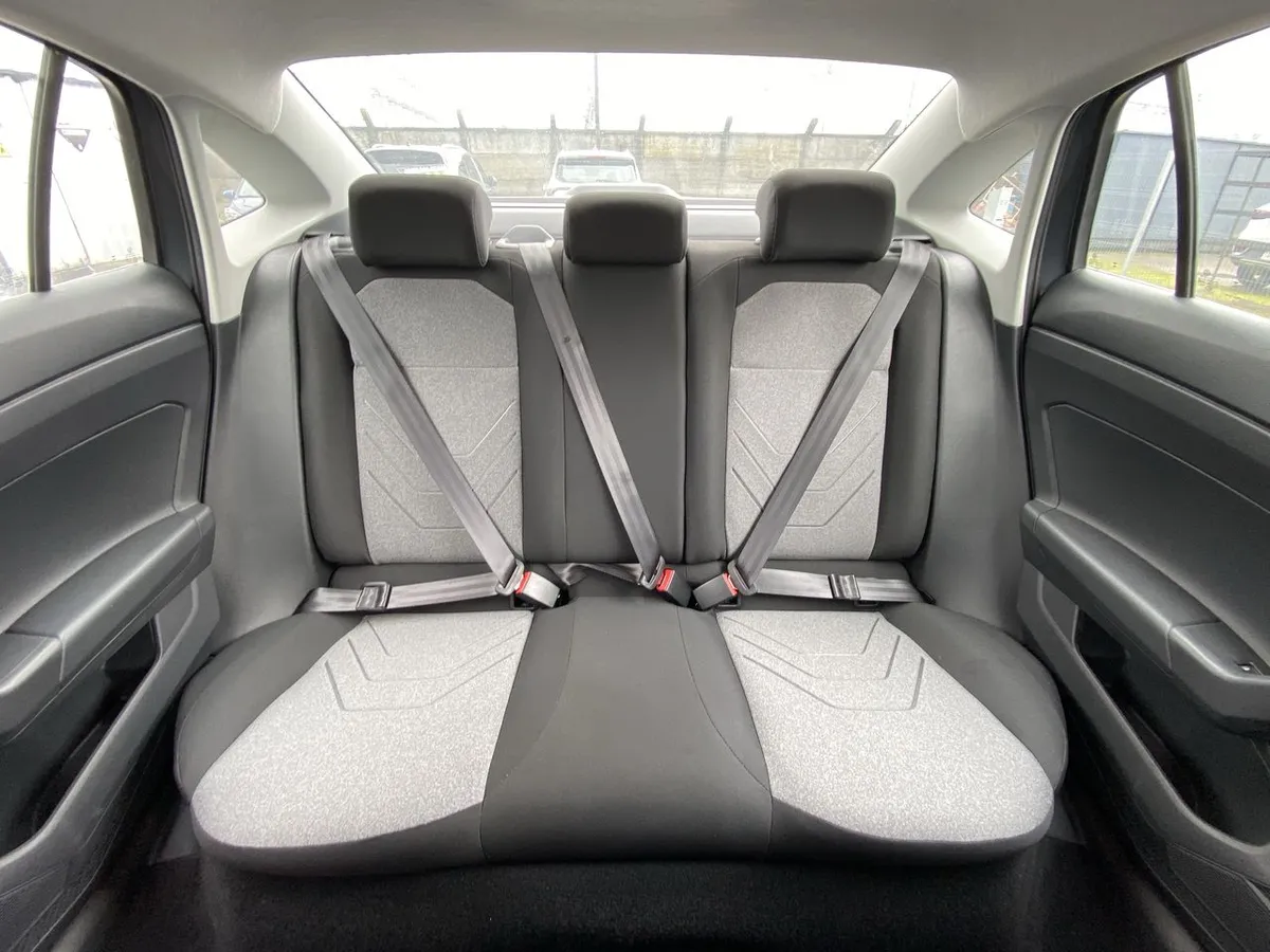 Volkswagen Virtus 1.0 Tsi Comfortline Plus 4x2 At 4p año 2026
