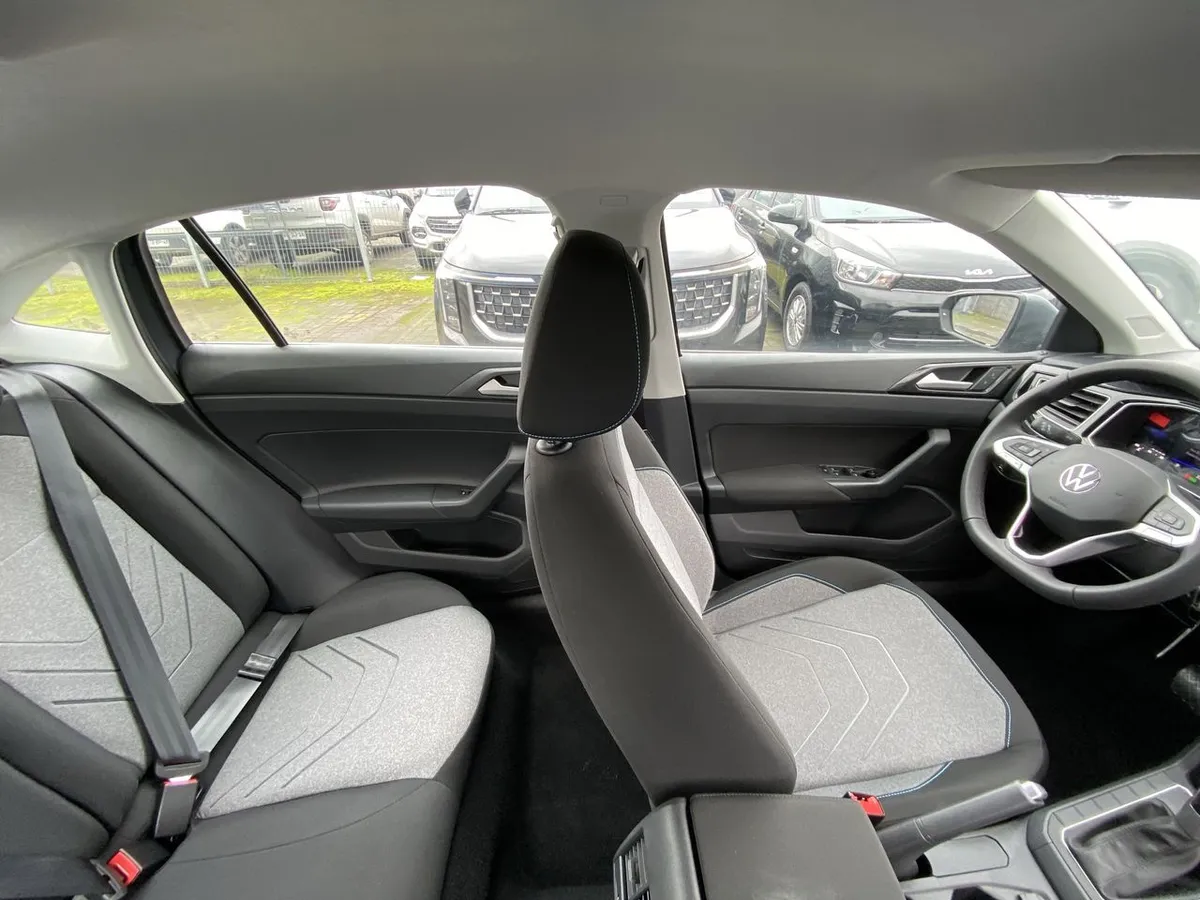 Volkswagen Virtus 1.0 Tsi Comfortline Plus 4x2 At 4p año 2026