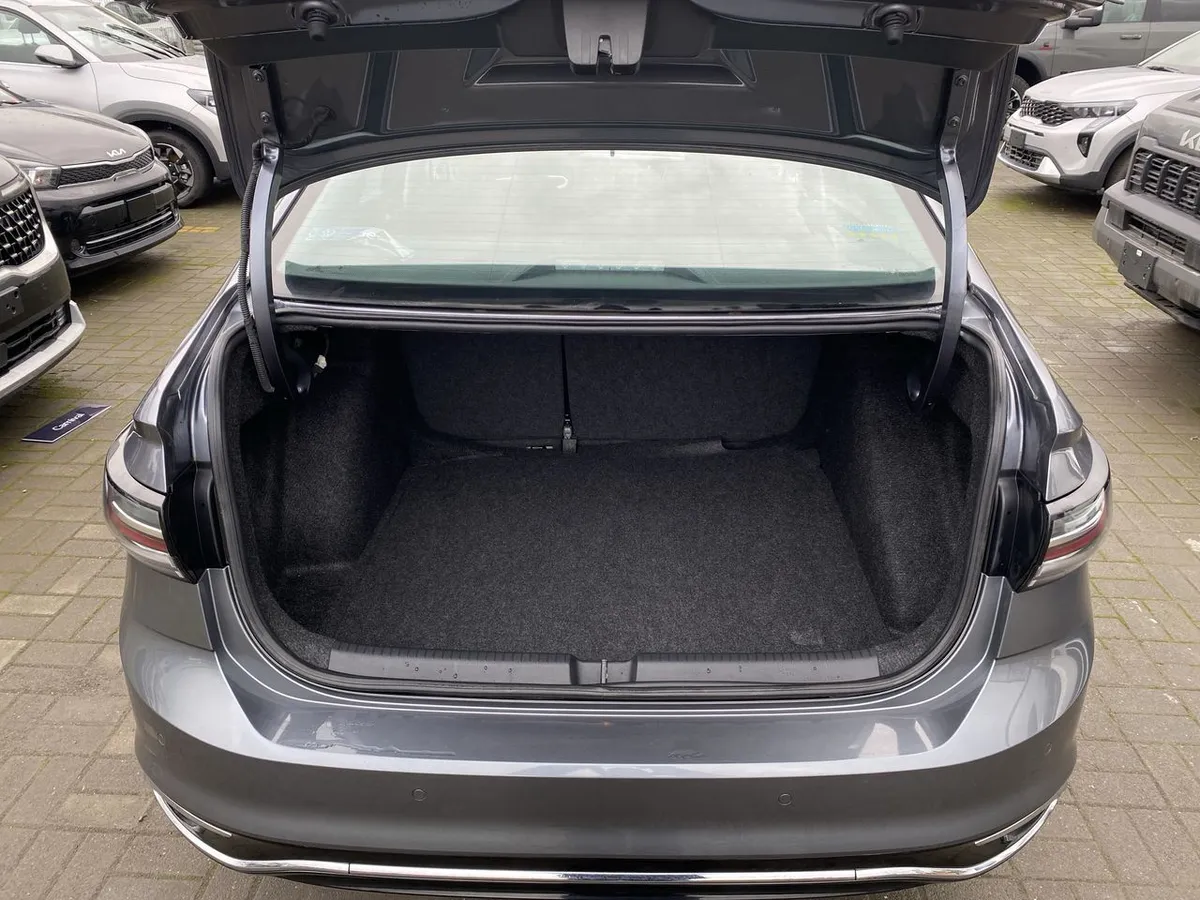 Volkswagen Virtus 1.0 Tsi Comfortline Plus 4x2 At 4p año 2026