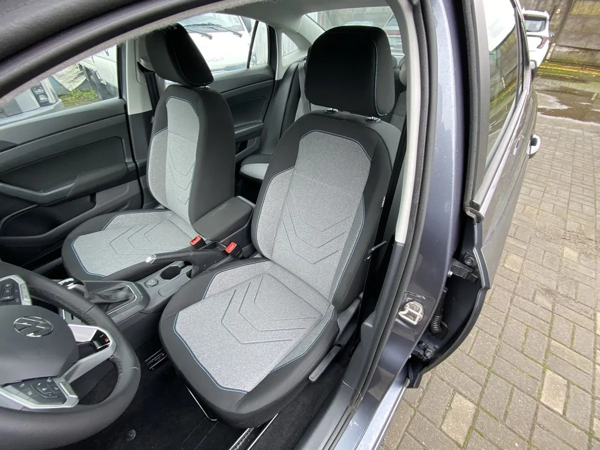 Volkswagen Virtus 1.0 Tsi Comfortline Plus 4x2 At 4p año 2026