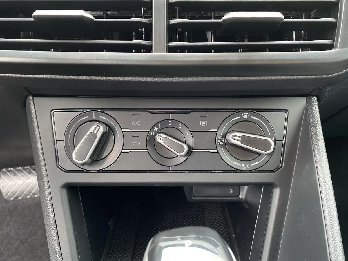Volkswagen Virtus 1.0 Tsi Comfortline Plus 4x2 At 4p año 2026
