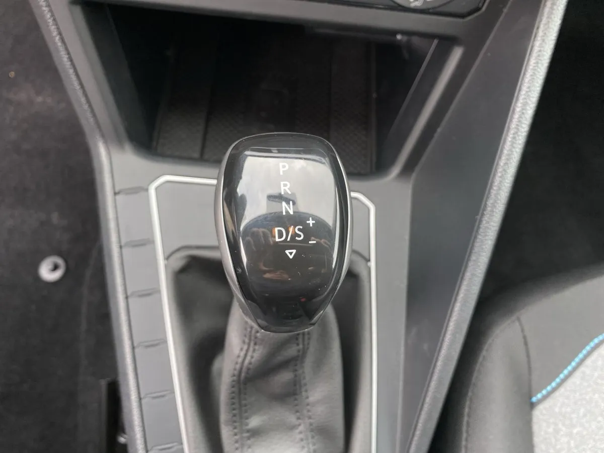 Volkswagen Virtus 1.0 Tsi Comfortline Plus 4x2 At 4p año 2026