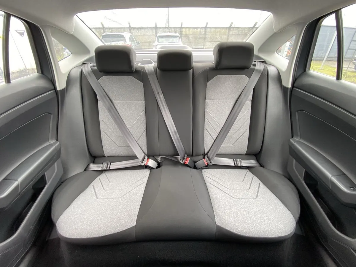 Volkswagen Virtus 1.0 Tsi Comfortline Plus 4x2 At 4p año 2026