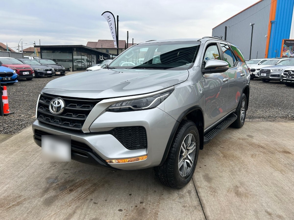 Toyota Fortuner Srv 2.7 Aut año 2022