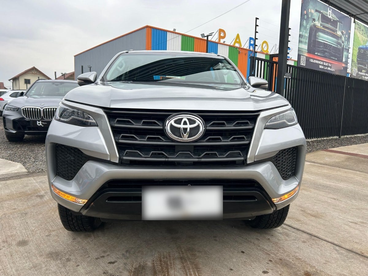 Toyota Fortuner Srv 2.7 Aut año 2022