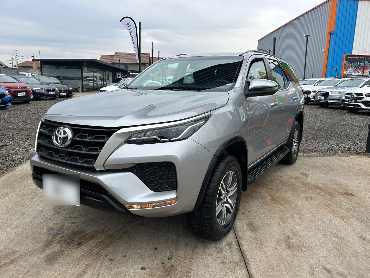 Toyota Fortuner Srv 2.7 Aut año 2022