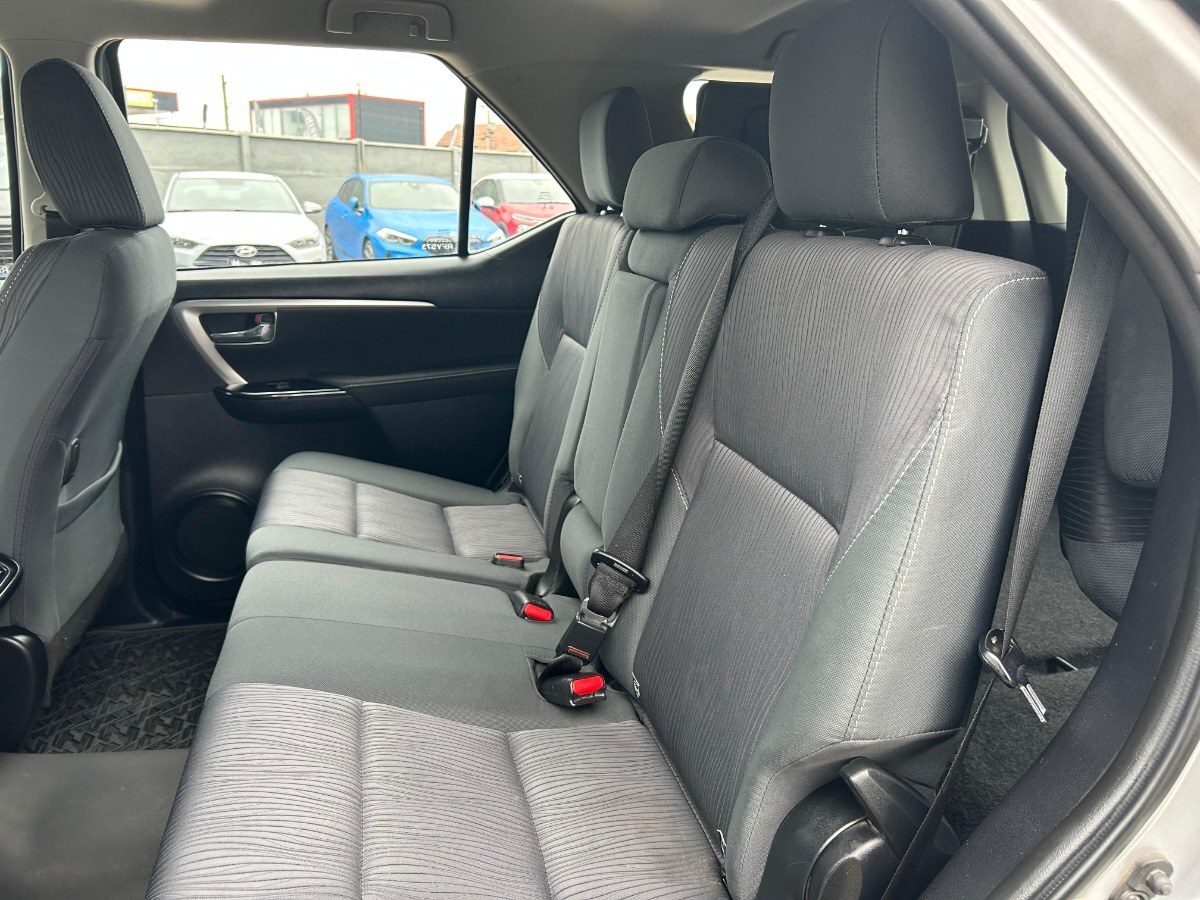 Toyota Fortuner Srv 2.7 Aut año 2022