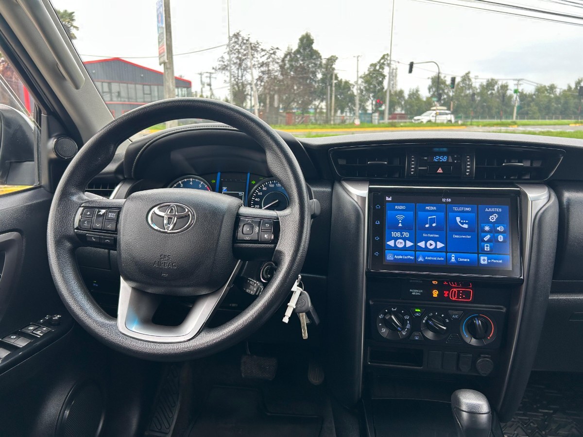 Toyota Fortuner Srv 2.7 Aut año 2022