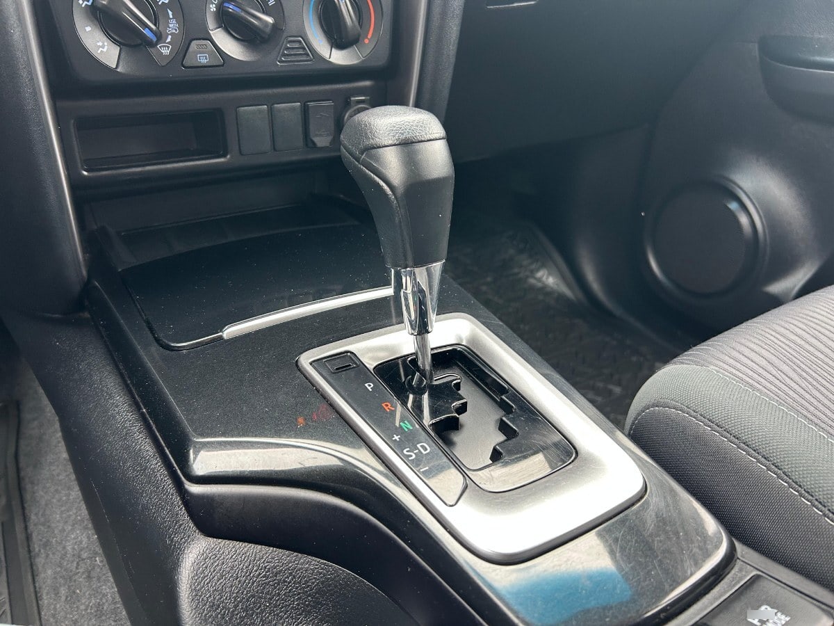 Toyota Fortuner Srv 2.7 Aut año 2022