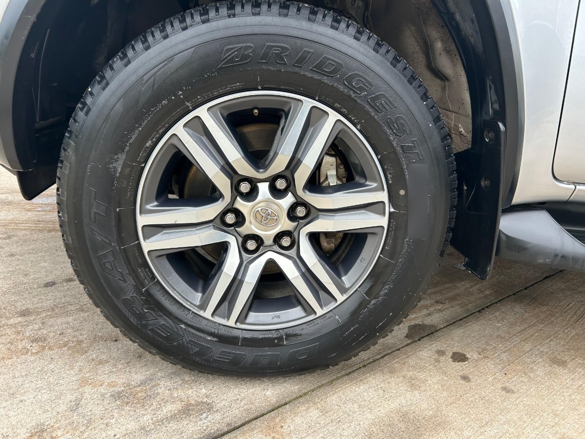 Toyota Fortuner Srv 2.7 Aut año 2022