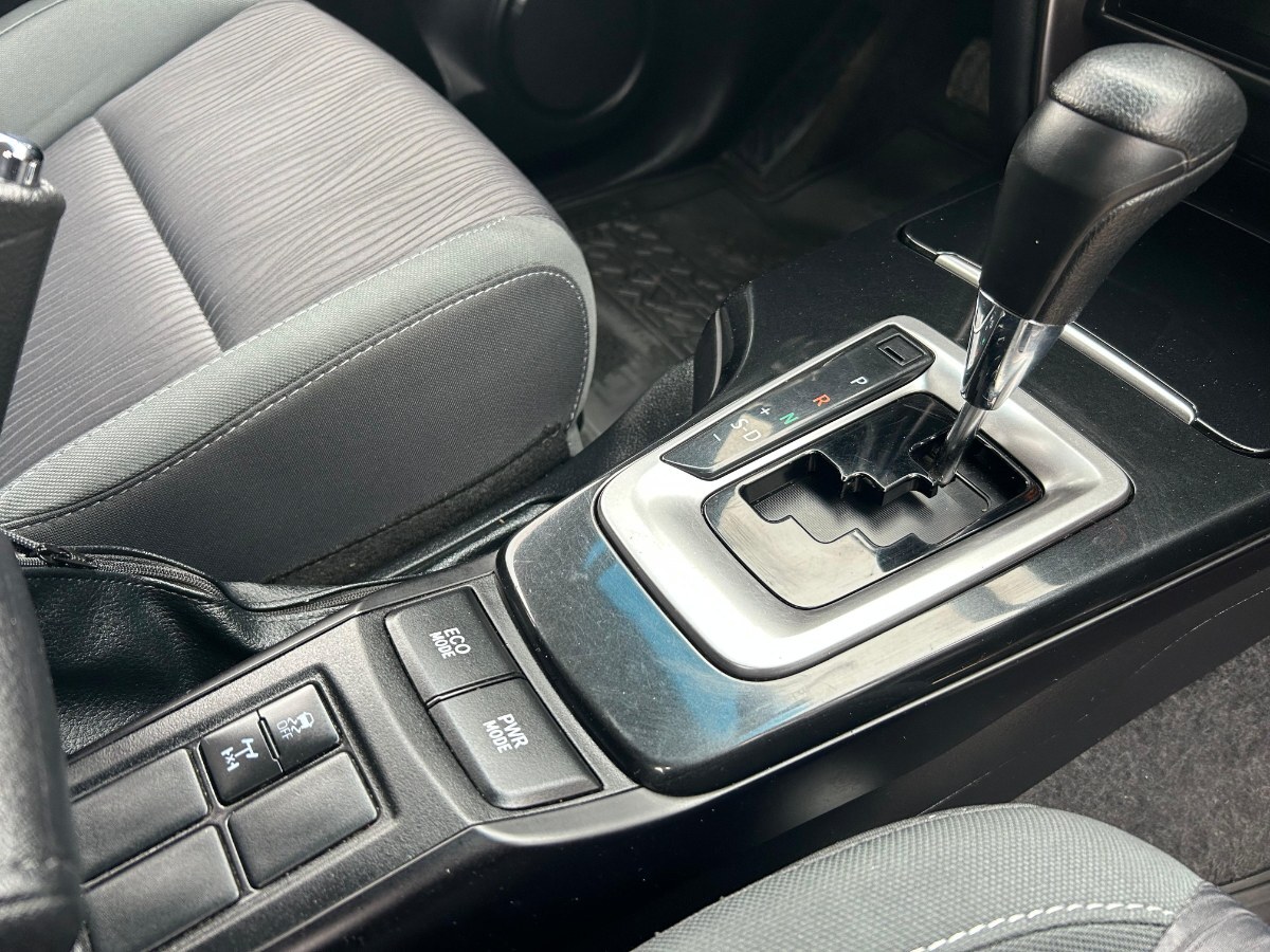 Toyota Fortuner Srv 2.7 Aut año 2022