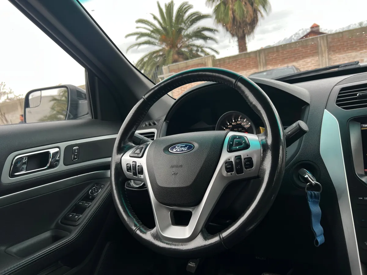 Ford Explorer 3.5 Xlt Auto 4wd año 2014