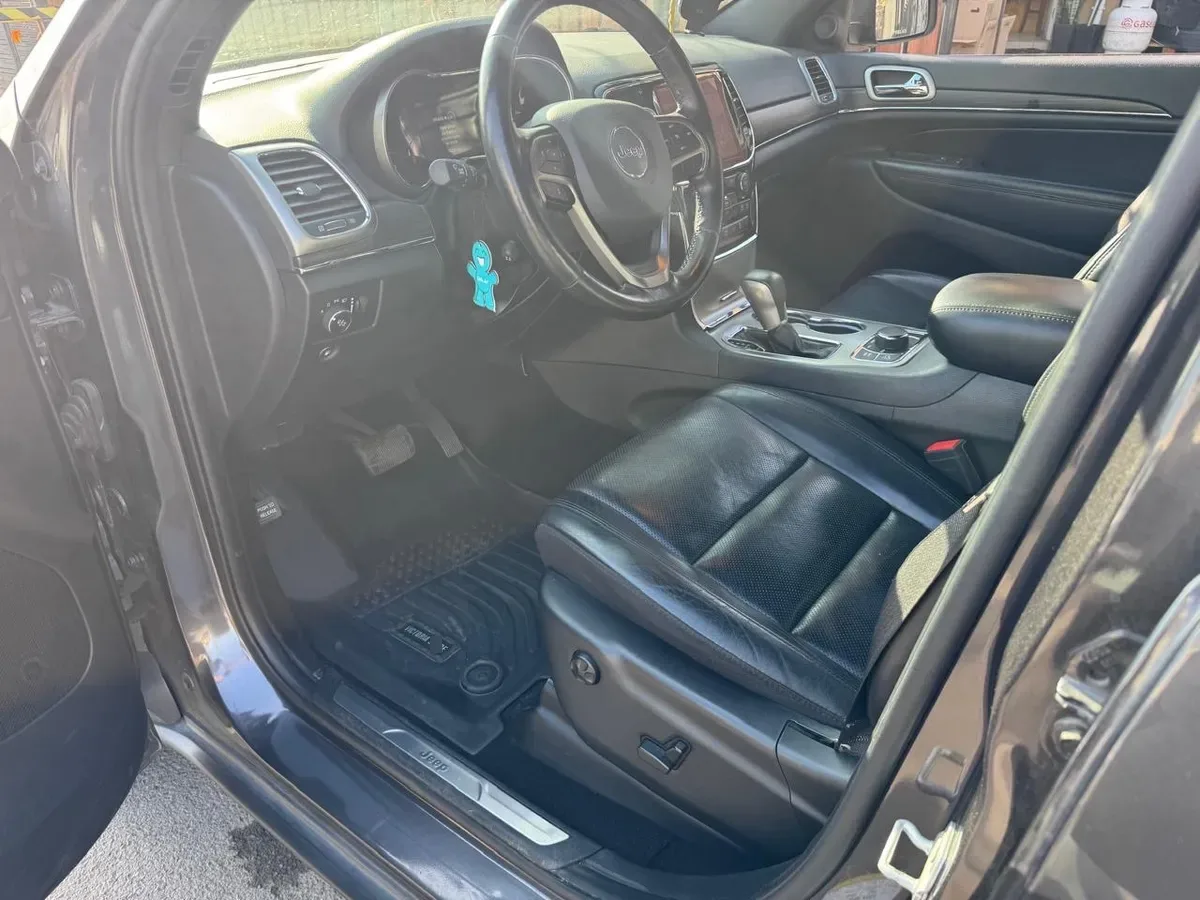 JEEP GRAND CHEROKEE 3.6 Limited Lx At 4x4 año 2021